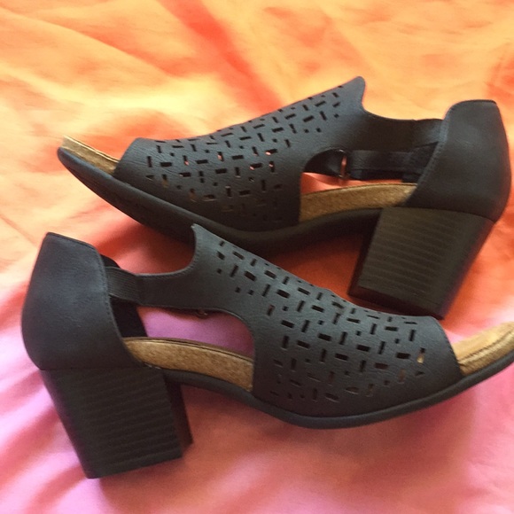 eurosoft black sandals